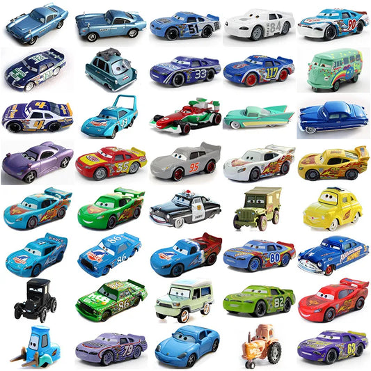 Ensemble de Voitures Miniatures Disney Pixar Cars - Collection Lightning McQueen et Mack