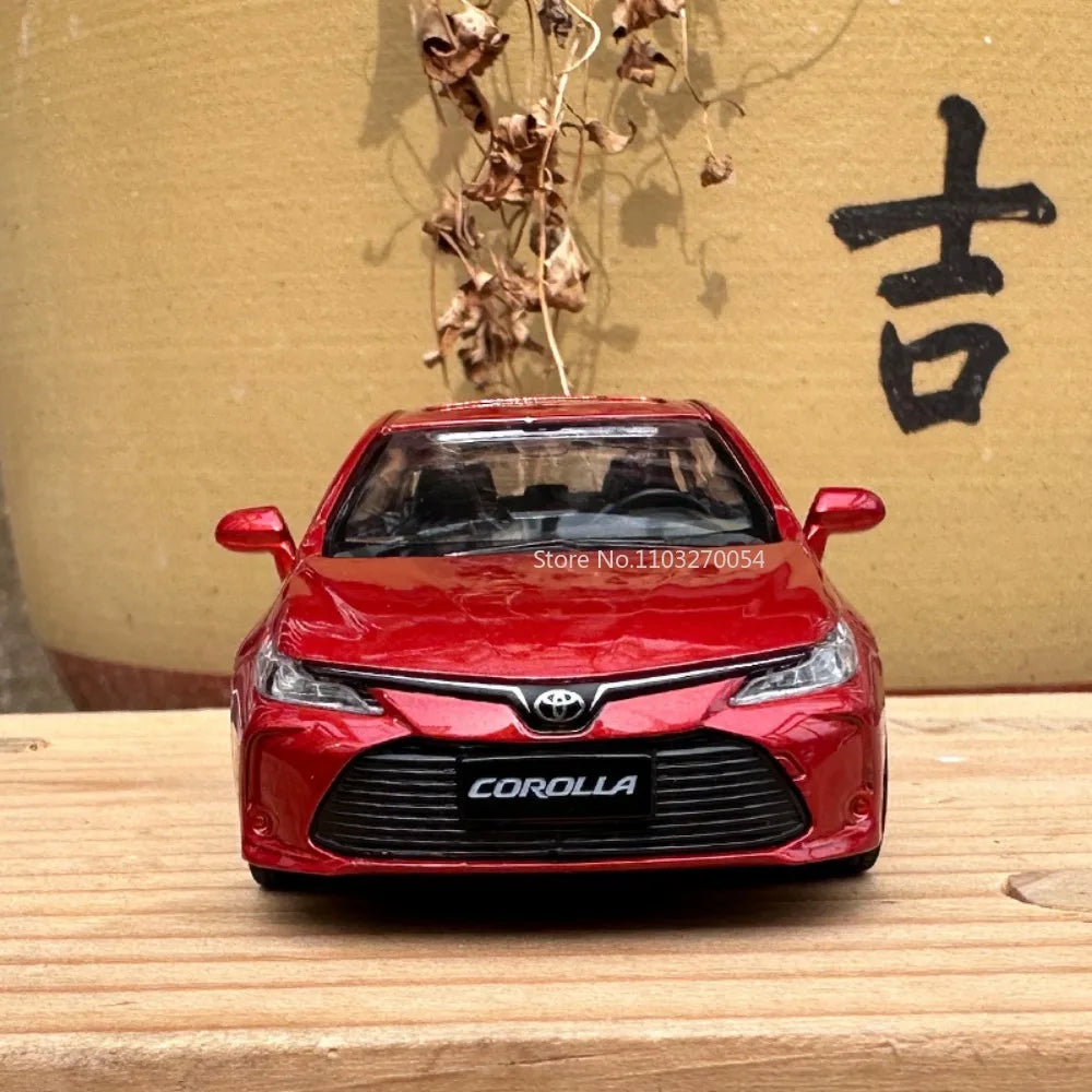 Corolla Classic: 1/43 Scale Toyota Corolla Alloy Model Car