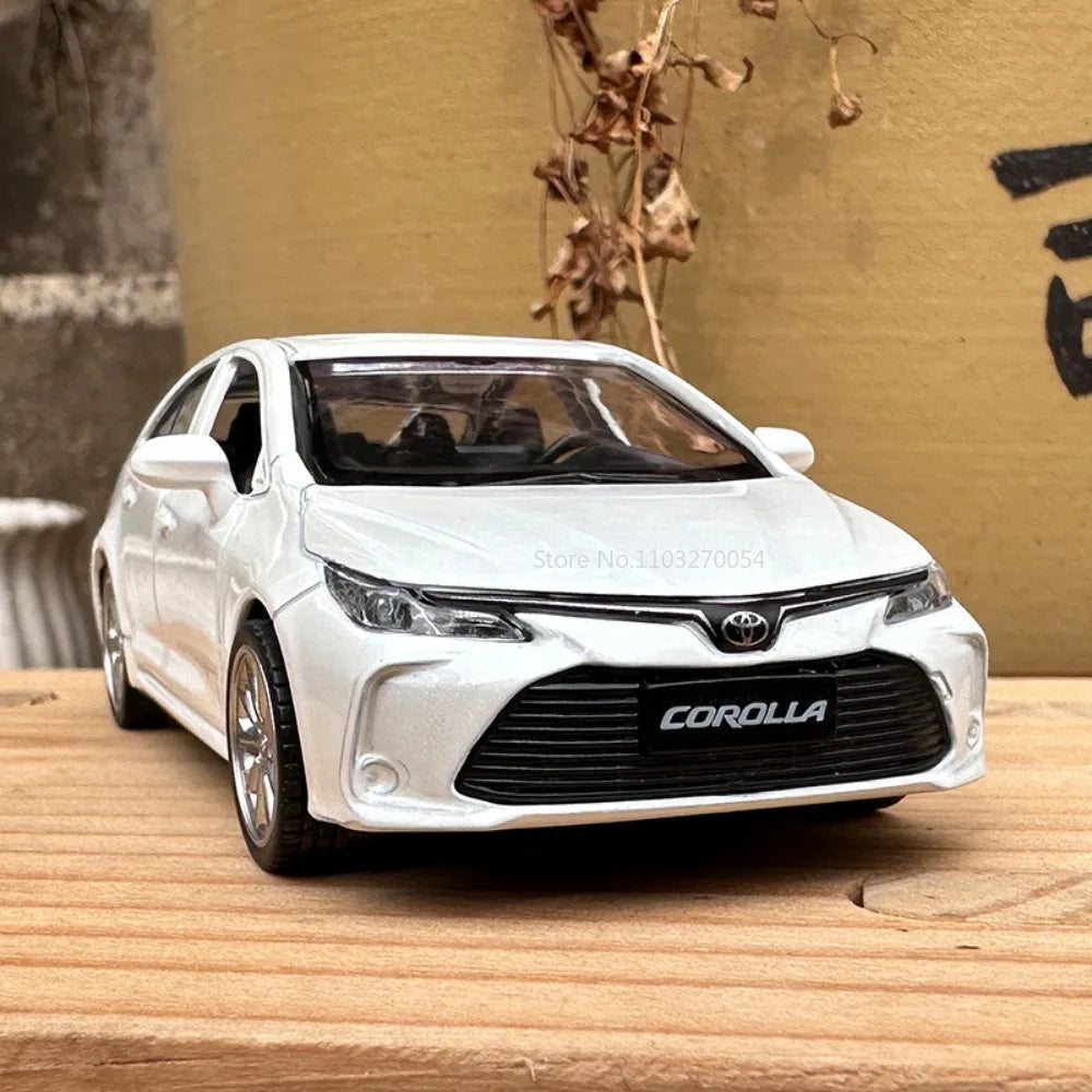 Corolla Classic: 1/43 Scale Toyota Corolla Alloy Model Car